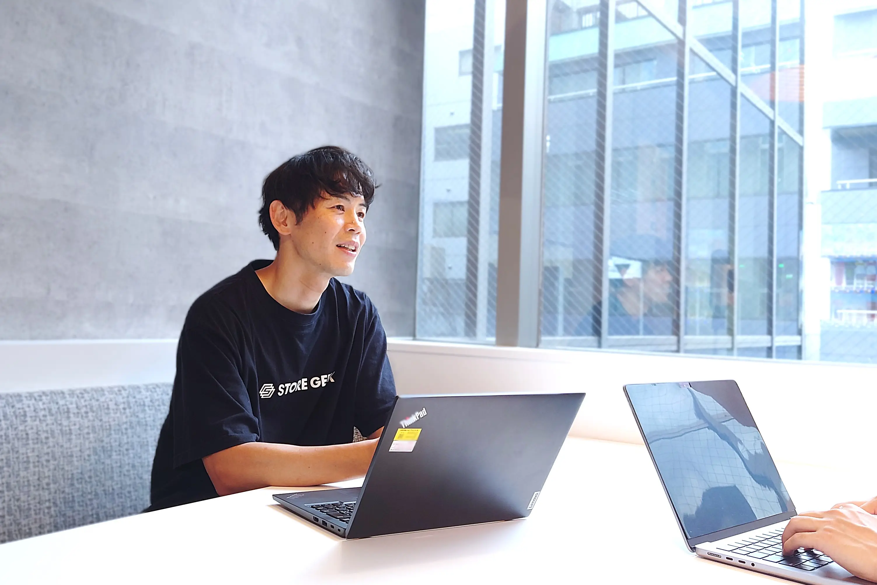 【キャリア採用】サイネージ事業部 兼 株式会社ストアギーク/西田 育浩(2021年2月入社)